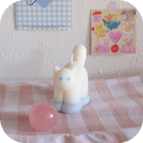 scaredy cat candle (white base)