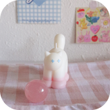 scaredy cat candle (white base)