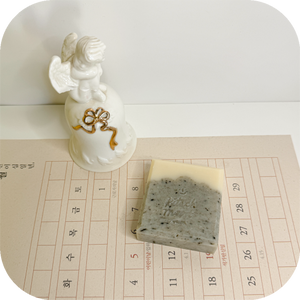 ‧₊˚ mugwort soap